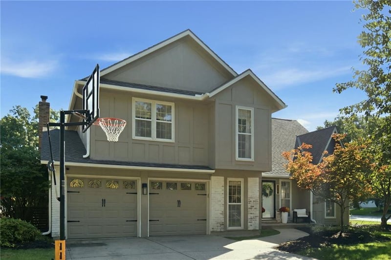 206 NE Shoreview Dr, Lee's Summit, MO 64064