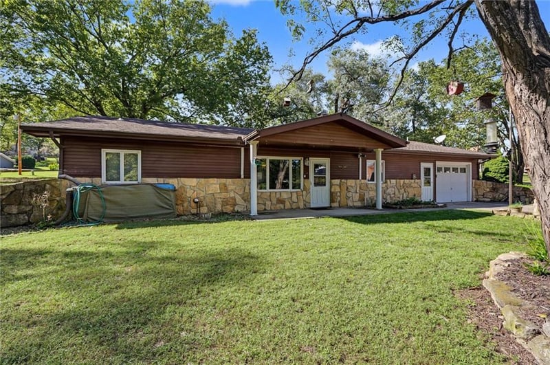 426 Halderman St, Lecompton, KS 66050
