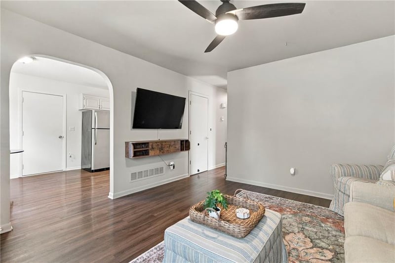 440 N Pine St, Olathe, KS 66061