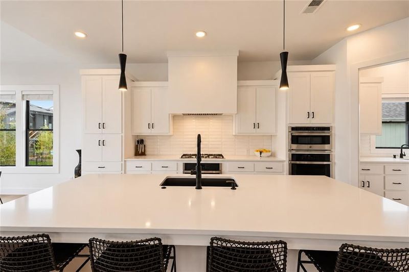 12602 W 169 Ter, Overland Park, KS 66221