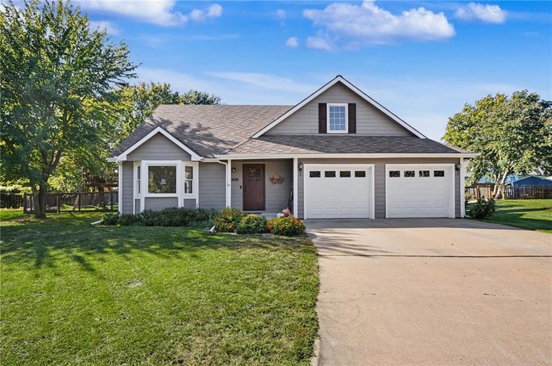 Iris Ct, Lawrence, KS 66047