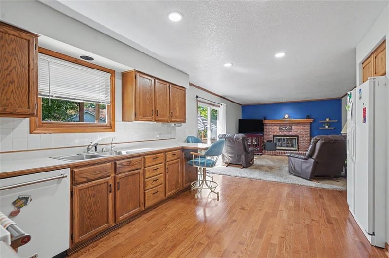 Iris Ct, Lawrence, KS 66047