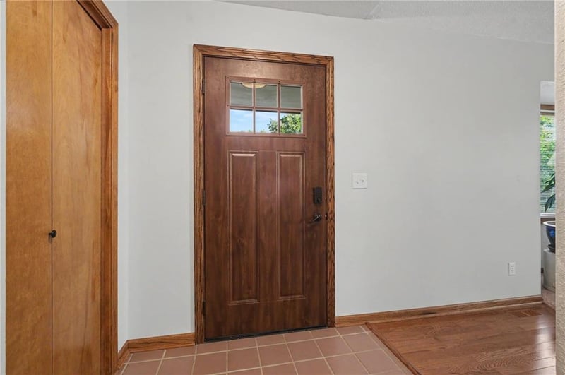 Iris Ct, Lawrence, KS 66047