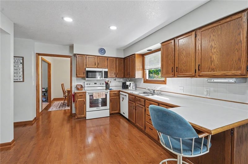 Iris Ct, Lawrence, KS 66047