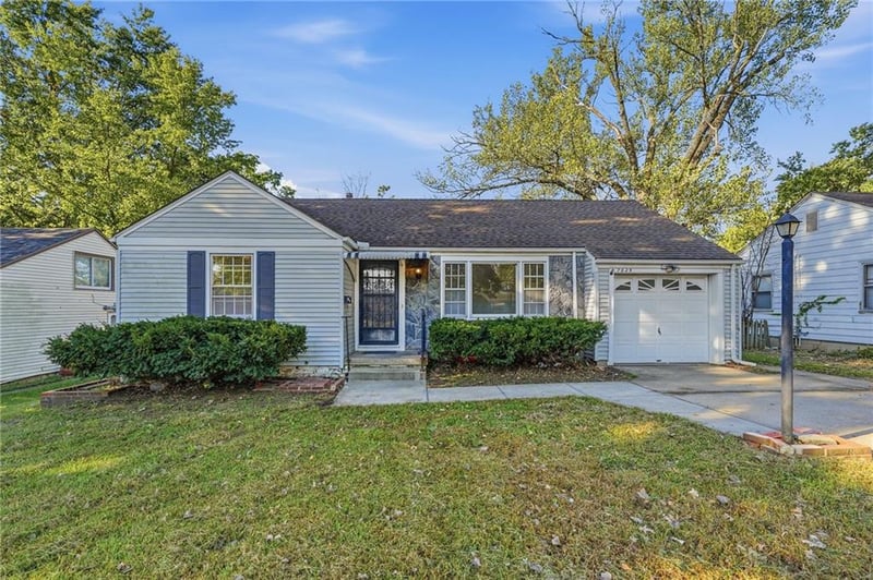 7625 Sni A Bar Rd, Kansas City, MO 64129