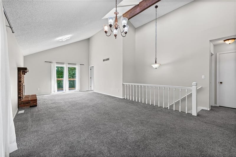 5225 NW 82nd Ter, Kansas City, MO 64151