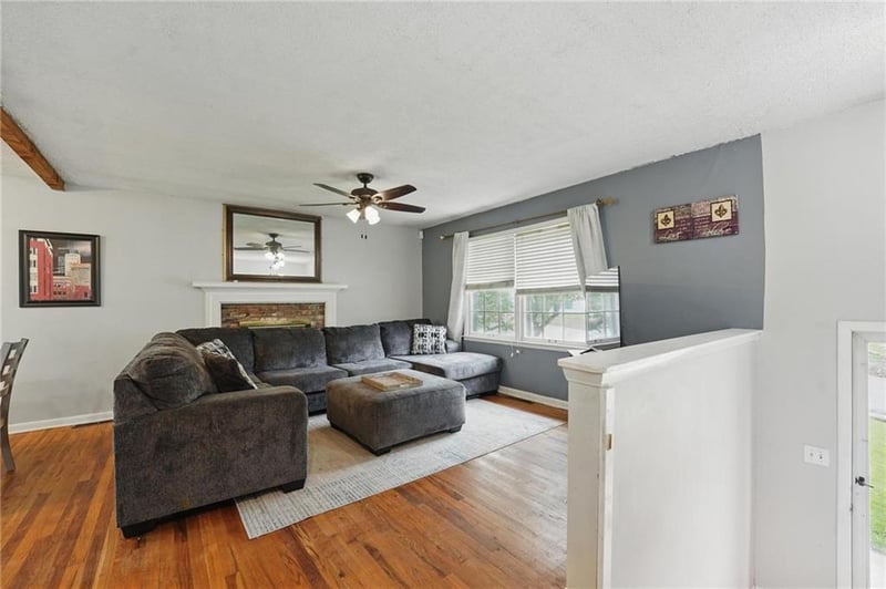10202 Moody Park Dr, Overland Park, KS 66212