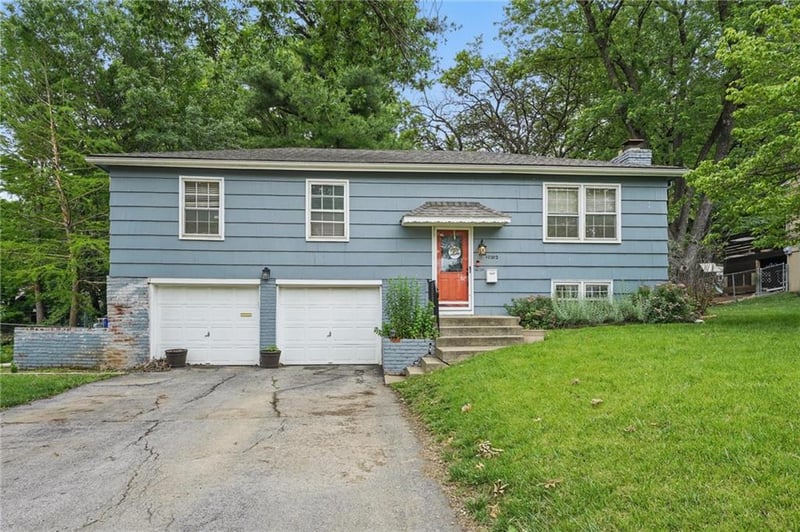 10202 Moody Park Dr, Overland Park, KS 66212