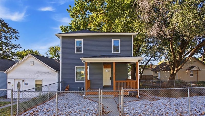 421 Osage St, Leavenworth, KS 66048