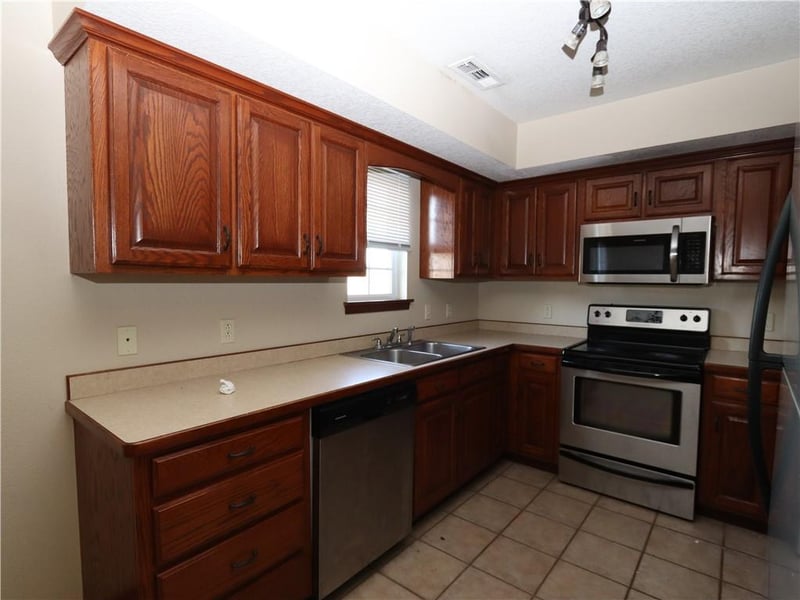 2027 Marigold St, Carthage, MO 64836