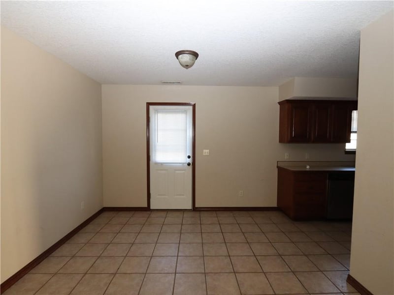 2027 Marigold St, Carthage, MO 64836