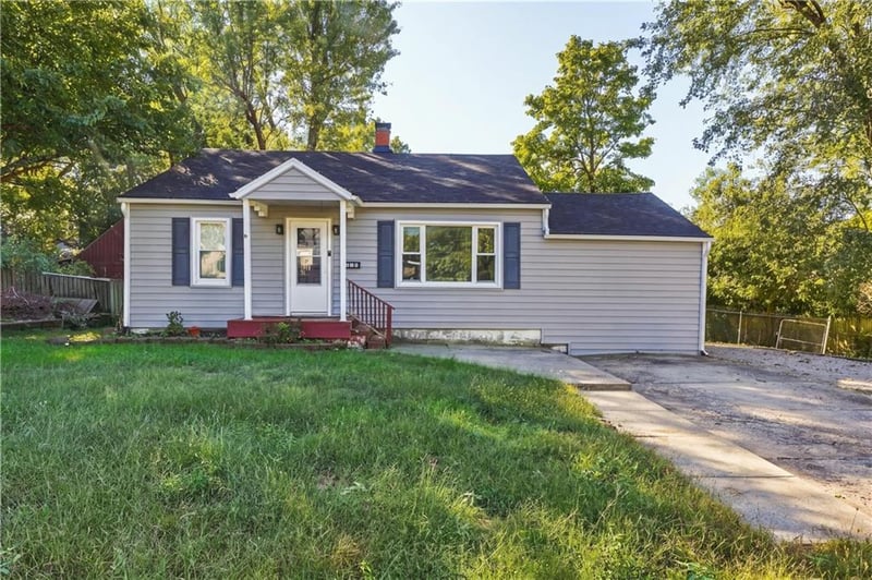 413 E Black Diamond St, Richmond, MO 64085