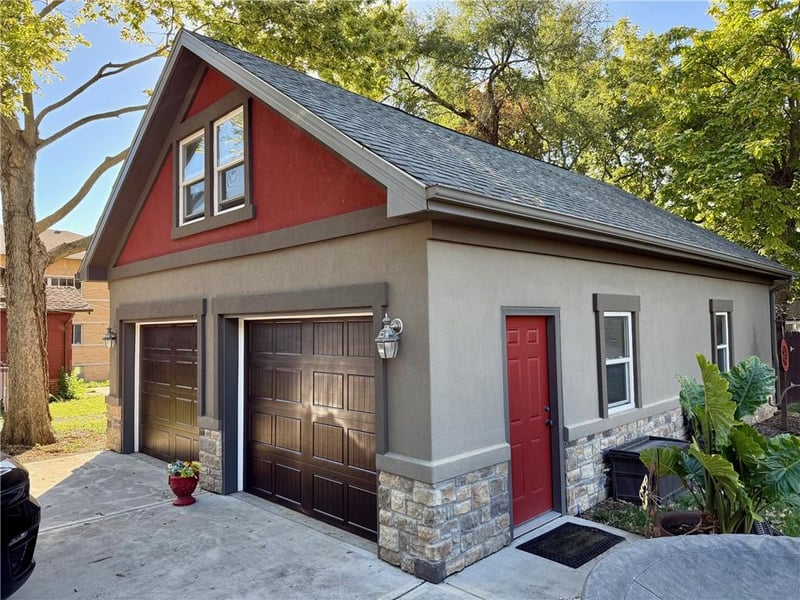 1608 Smith St, Blue Springs, MO 64015