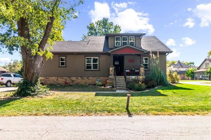 1608 Smith St, Blue Springs, MO 64015