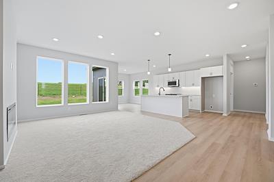 1600 SW 9th St, Oak Grove, MO 64075