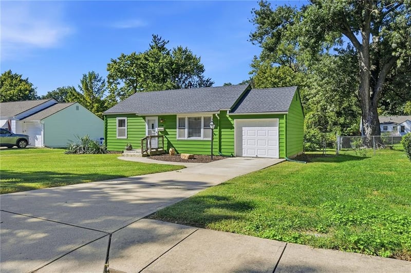 7728 Newton St, Overland Park, KS 66204