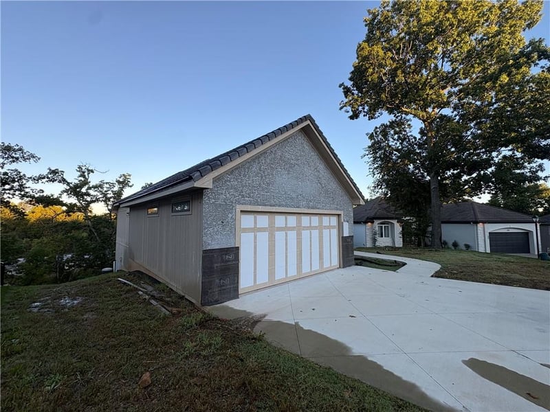 121 Teton Rg, Lake Winnebago, MO 64034