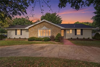 7206 W 101st Ter, Overland Park, KS 66212