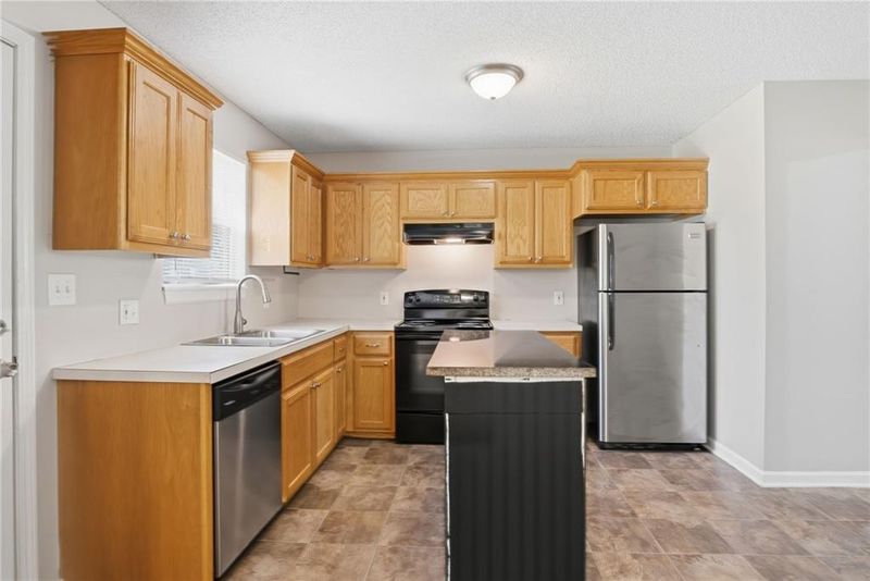 913 Susquehanna Rg, Independence, MO 64056