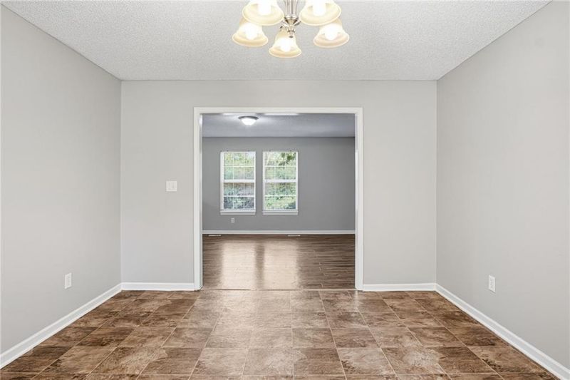 913 Susquehanna Rg, Independence, MO 64056