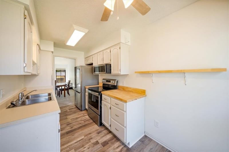 5771 N Anita Ave, Kansas City, MO 64151