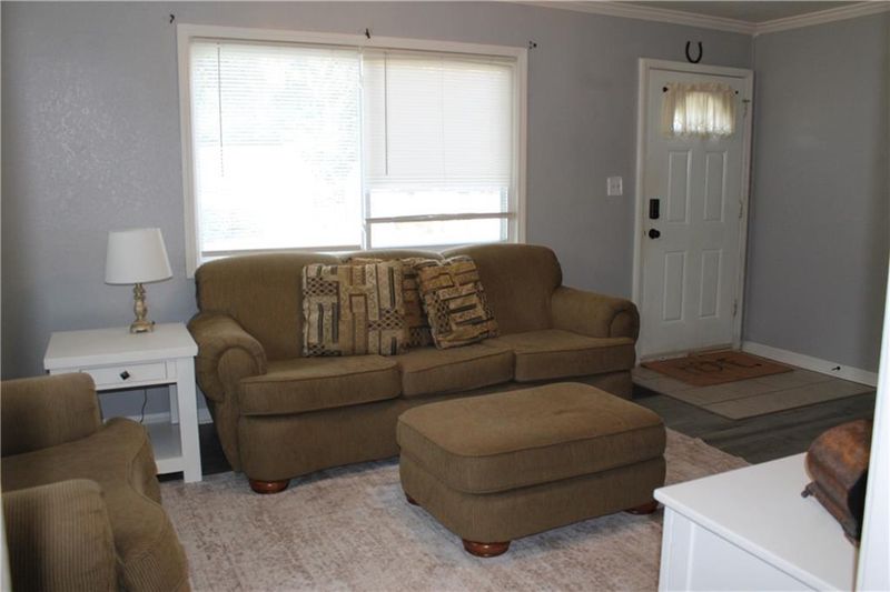 2409 NE Pursell Rd, Gladstone, MO 64118