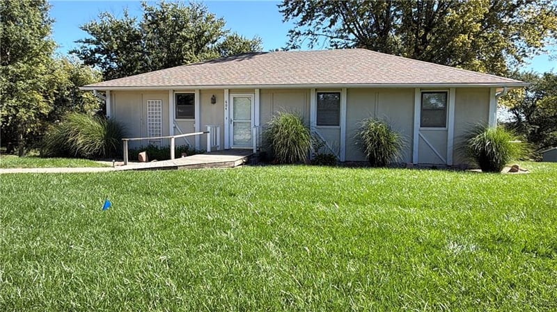 604 S Washington St, Oregon, MO 64473