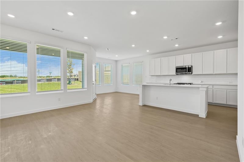 4004 NE Apple Grove Dr, Lee's Summit, MO 64064