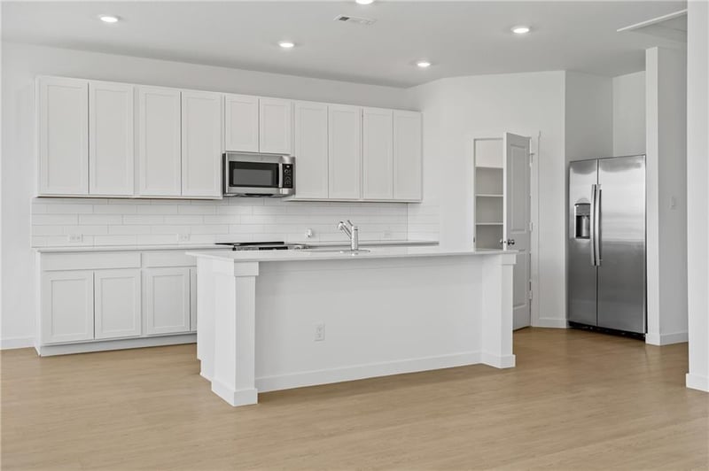4004 NE Apple Grove Dr, Lee's Summit, MO 64064
