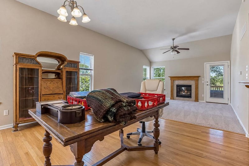 792 S Poplar St, Gardner, KS 66030