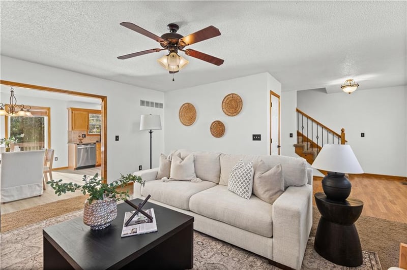 7416 N Mckinley Ave, Kansas City, MO 64158