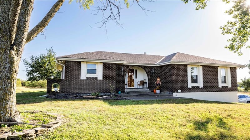 11409 E 261st St, Peculiar, MO 64078