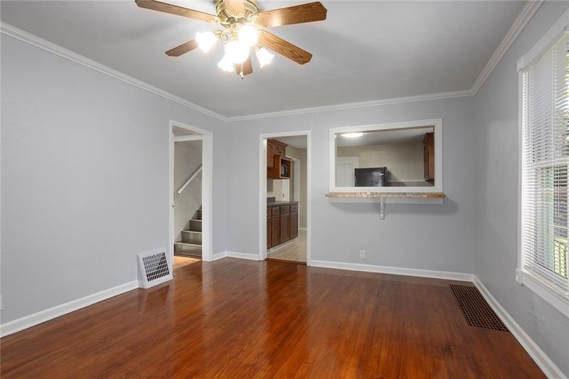 705 NE Lindberg Dr, Kansas City, MO 64118