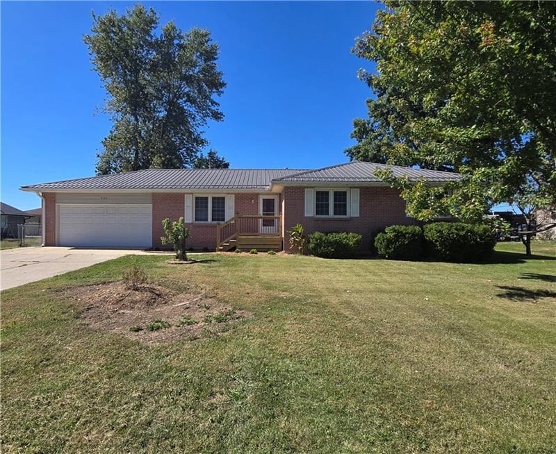 205 S Craig St, Clinton, MO 64735