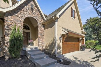 9428 W 157th Pl, Overland Park, KS 66221