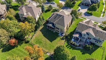 9428 W 157th Pl, Overland Park, KS 66221