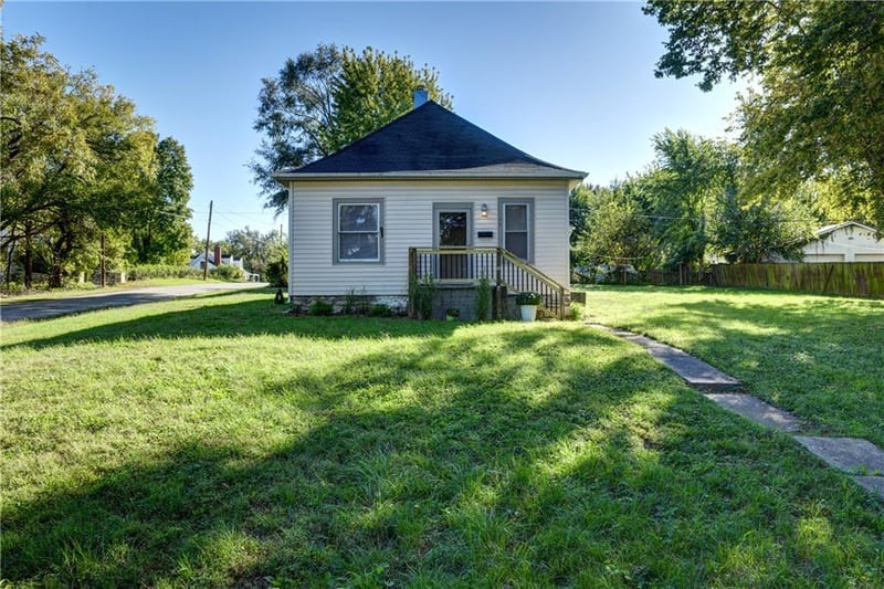 125 N Overton Ave, Independence, MO 64053