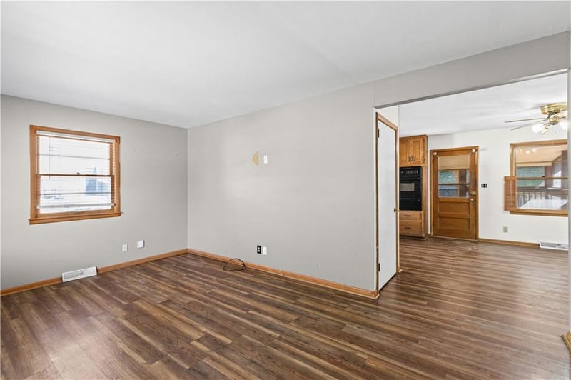 413 Maple St, Liberty, MO 64068