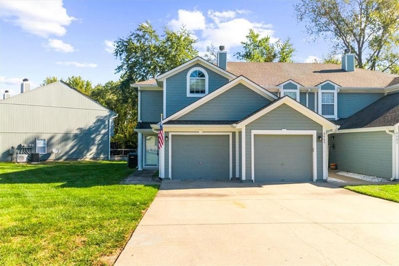 6067 NE Moonstone Dr, Lee's Summit, MO 64064