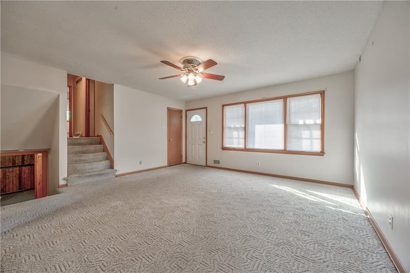8006 E 89th St, Kansas City, MO 64138