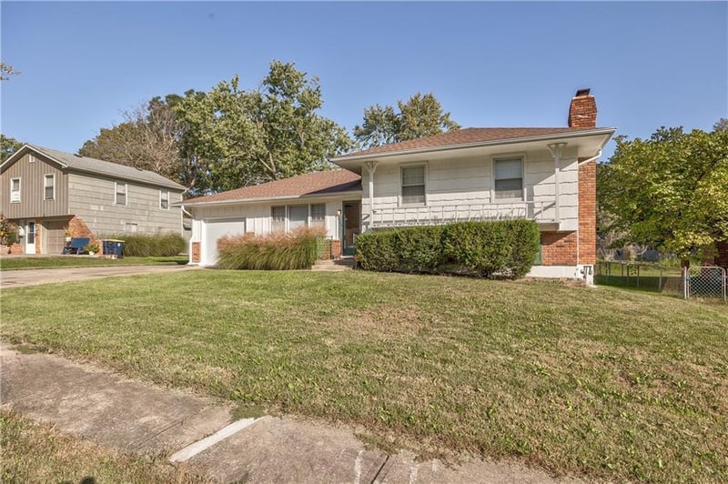 8006 E 89th St, Kansas City, MO 64138