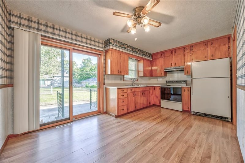 8006 E 89th St, Kansas City, MO 64138
