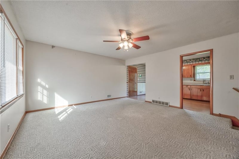 8006 E 89th St, Kansas City, MO 64138