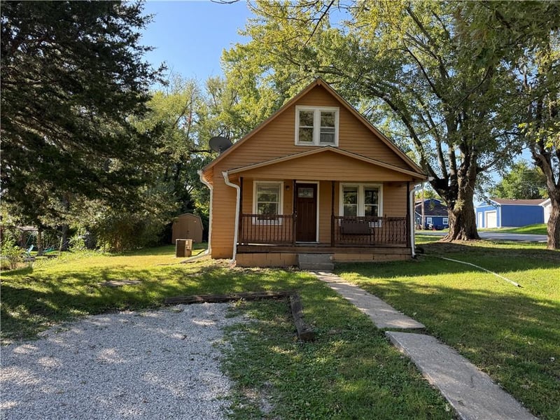 404 E 4th St, Lawson, MO 64062