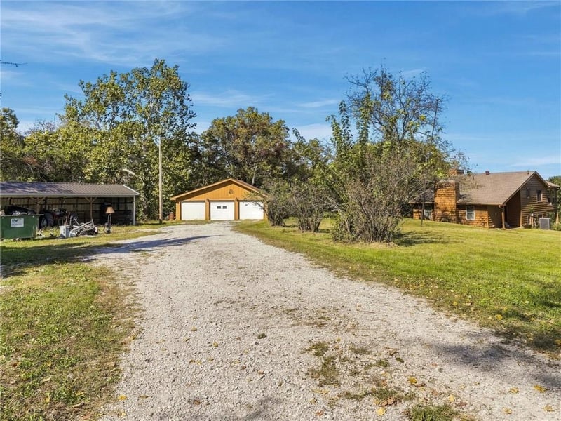 35240 W 123rd St, Rayville, MO 64084