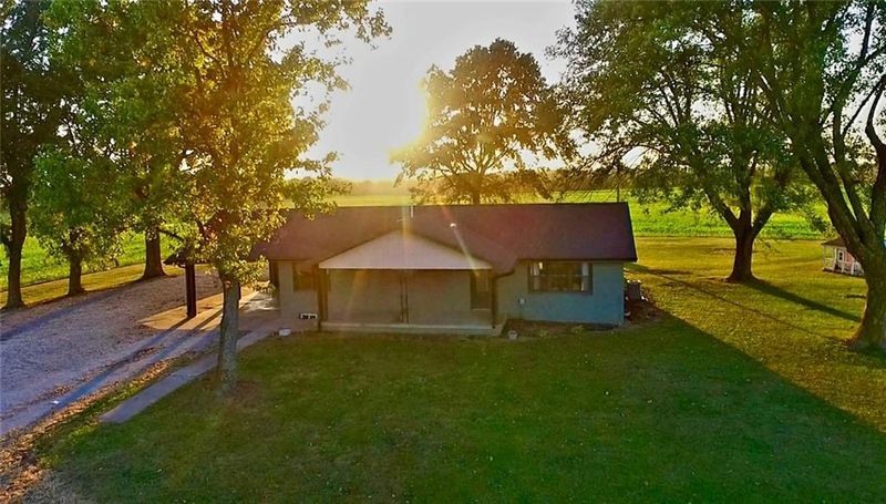 390 NW H Hw, Warrensburg, MO 64093