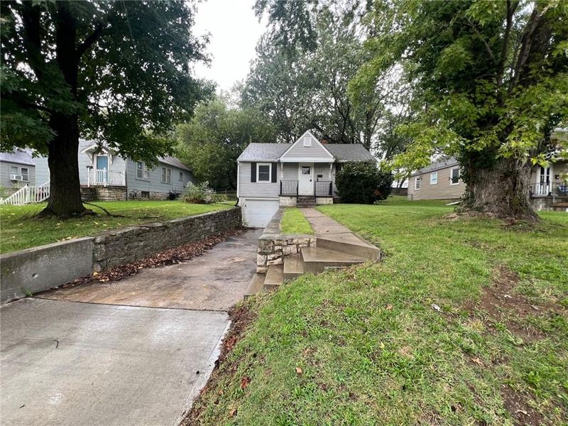 Blue Ridge Ter, Independence, MO 64052