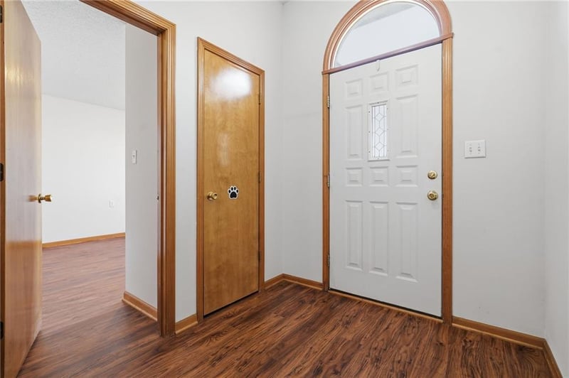 502 S Saturn Dr, Raymore, MO 64083