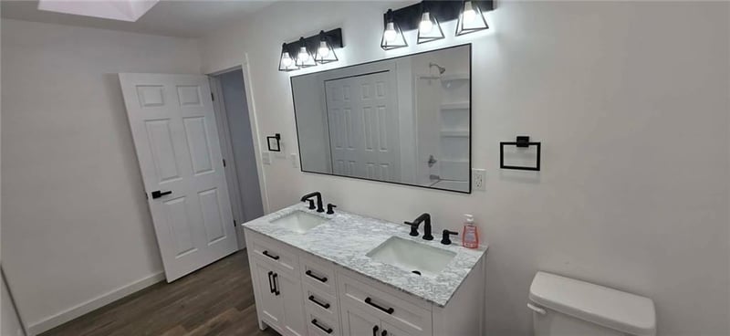 8714 Albany Rd, Orrick, MO 64077