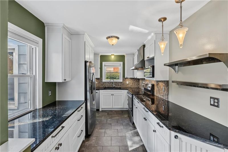 635 E 65th St, Kansas City, MO 64131